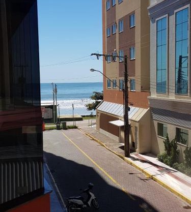 Ap rua 255 Meia Praia Itapema 10 metros Mar