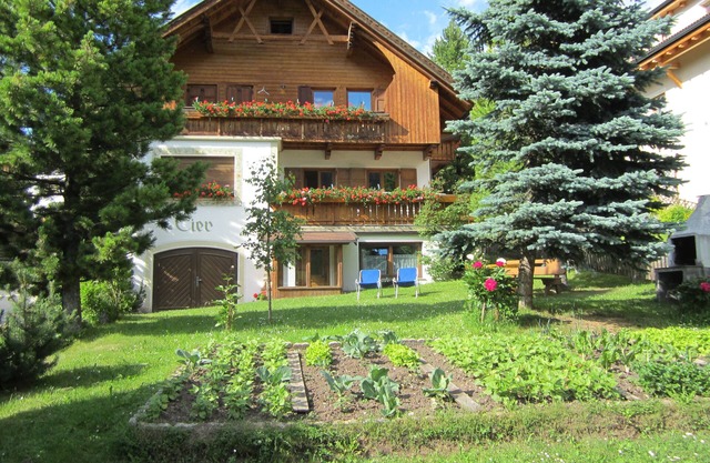 Apartment located 100 meters from the slopes and the lifts,