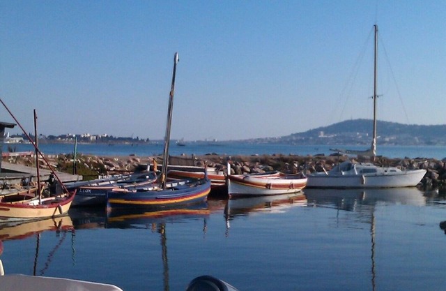 Apart 1 (Sleeps 4/6) Overlooking Etang De Thau Bouzigues, Languedoc-Roussillon