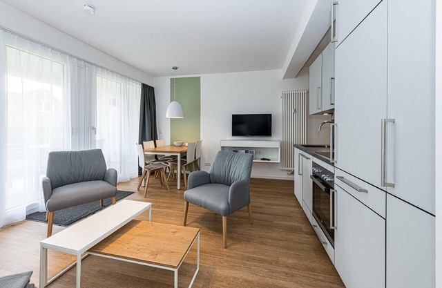 Apartment nah der See mit Großer Terrasse, Parkplatz, Schwimmbad- & Saunanutzung