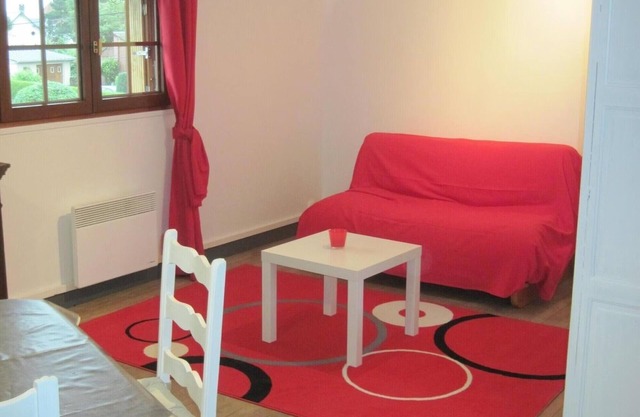 Apartment 'Le Clos D'aval Le Cerisier' with Wi-Fi