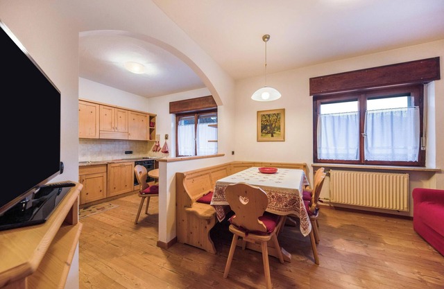 Apartment "La Pratolina" with Mountain View, Terrace & Garden