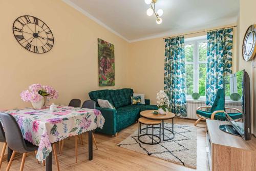 Apartament 45m2 - Sunny&Quiet - VERY CLOSE to Auschwitz Museum !