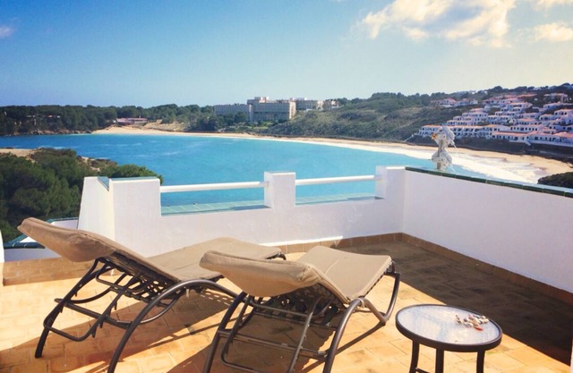 Apartamento en la Playa con Vistas al Mar, Aire Acondicionado,piscina