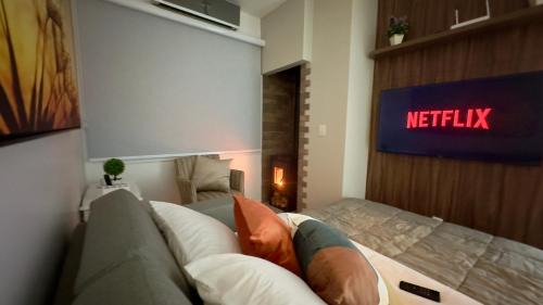 Apartamento à 10 min Centro para 06 Pessoas com Lareira, Ar condicionado e Wi-Fi Veloz