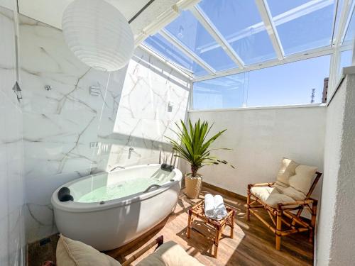 Apartamento com jacuzzi privativa 5 min do Metrô