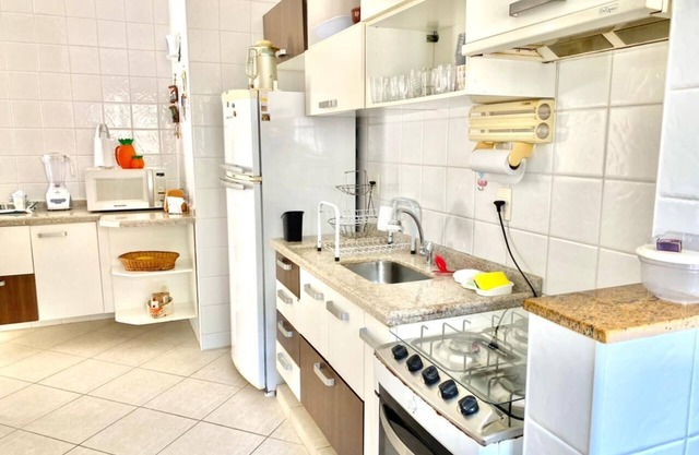 Apartamento com Piscina e Churrasqueira ar Condicionado,sauna 200 MT Praia Gde