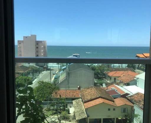 Apartamento com vista para o mar distante 150 m da praia