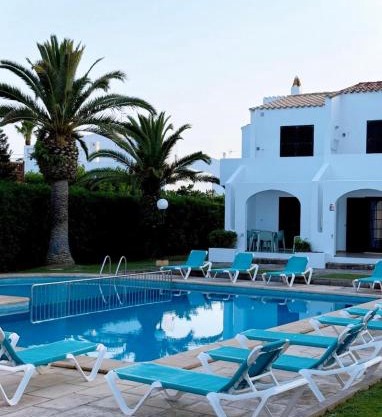 Apartamento en la playa con piscina