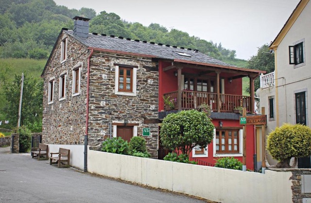 Apartamentos El Llago
