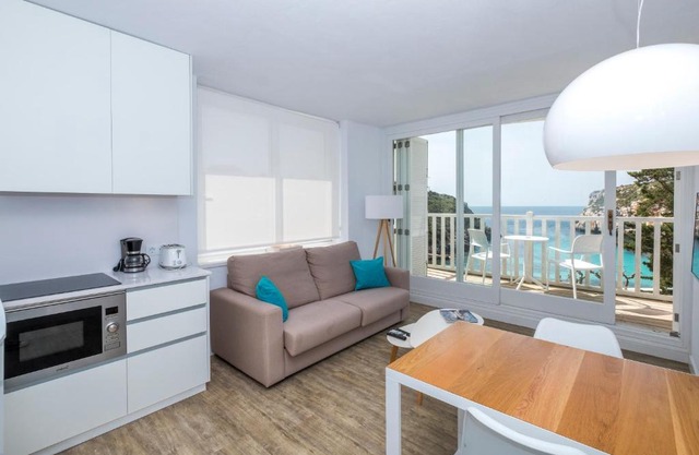 Apartamentos Playa Canutells