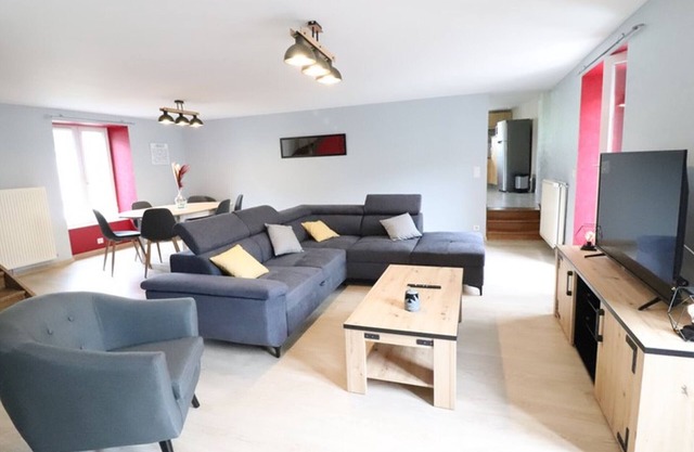 Apartment Saint-Martin-Valmeroux, 4 bedrooms, 8 persons