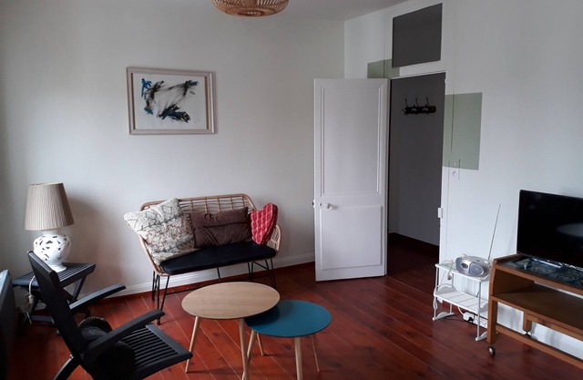 Apartment located in the center of Saint Valery, 20m from the sea wall