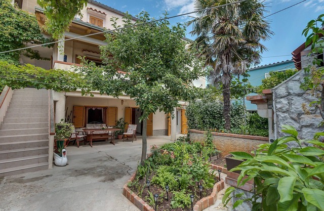 Apartments and Room Rukonić (40061-A2) - Nerezine - island Losinj