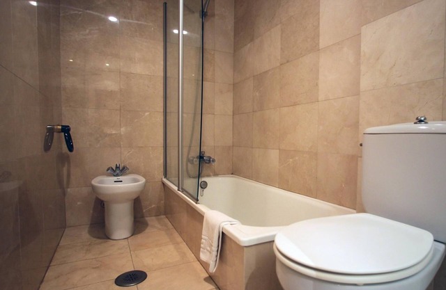 APARTMENT (3 ADULTS + 2 CHILDREN) POOL VIEW