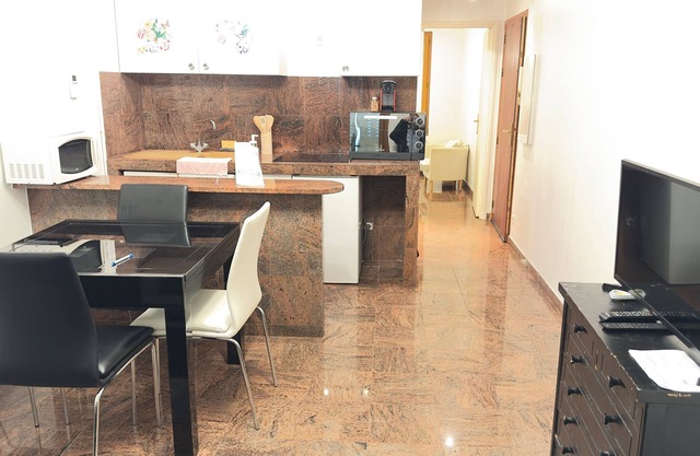 Apartment '5 Rue Bartholomé Drancy' with Wi-Fi