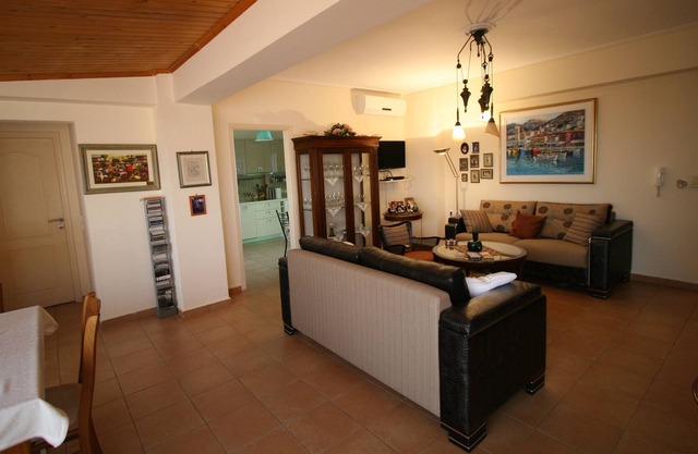 Apartment 50 meters from the sea in a quiet area.