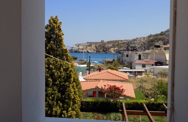 Apartment 70m from the beach of Ligaria with sea view and privacy.