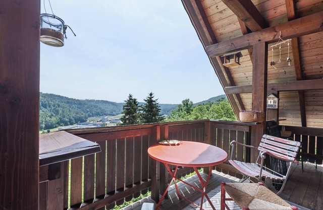 Apartment 'Adlerhorst' with Mountain View and Balcony