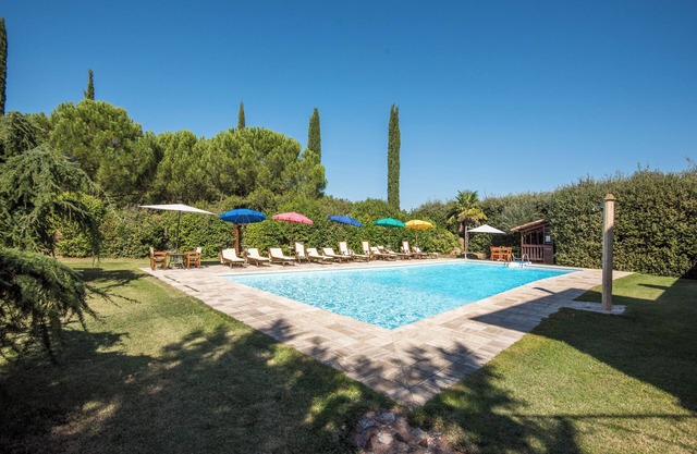 Apartment 'Agriturismo Ischieto - La Cantina' with Shared Pool, Wi-Fi and Air Conditioning