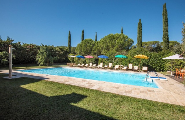 Apartment 'Agriturismo Ischieto - La Torretta' with Shared Pool, Wi-Fi and Air Conditioning