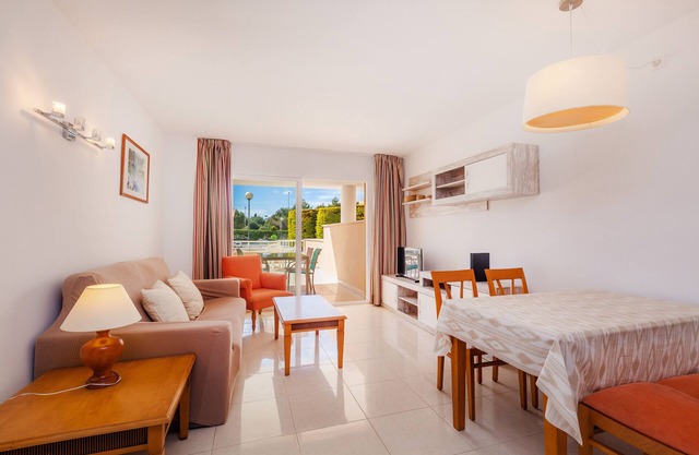 Apartment 'Apartamento Espiga' with Shared Pool, Wi-Fi and Air Conditioning