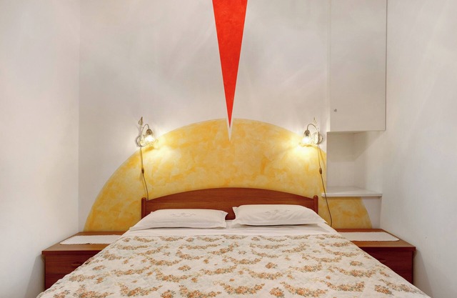 Apartment 'Appartamento Tramonto' with Sea View, Shared Terrace and Wi-Fi