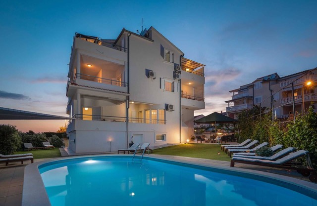 Apartment Arausa with Pool III