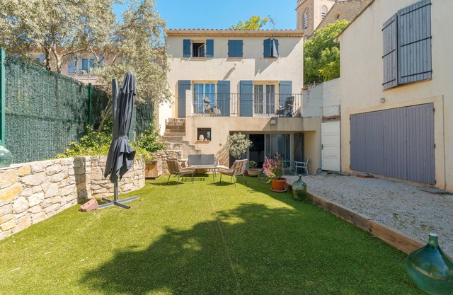 Apartment 'Au Pied De La Sainte Victoire' with Private Terrace, Private Garden and Wi-Fi