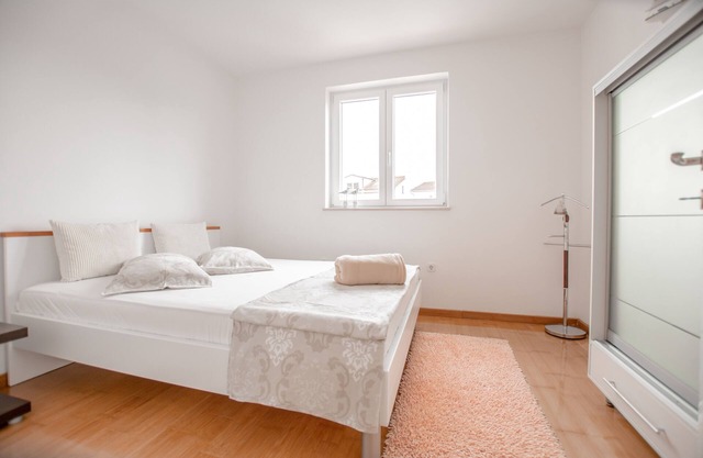 Apartment Beige beauty with pool, close to the beach