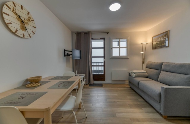 Apartment 'Bel Rénové Les Granges 26' with Mountain View, Balcony and Wi-Fi