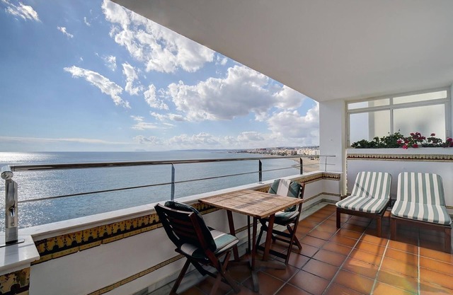 Apartment "Boulevard 302" Near the Beach wit Sea View and Pool