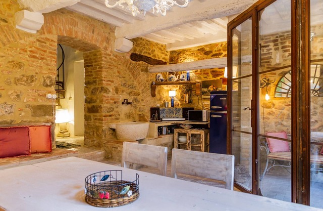 Apartment "Casa Pereta" with Private Terrace & Wi-Fi