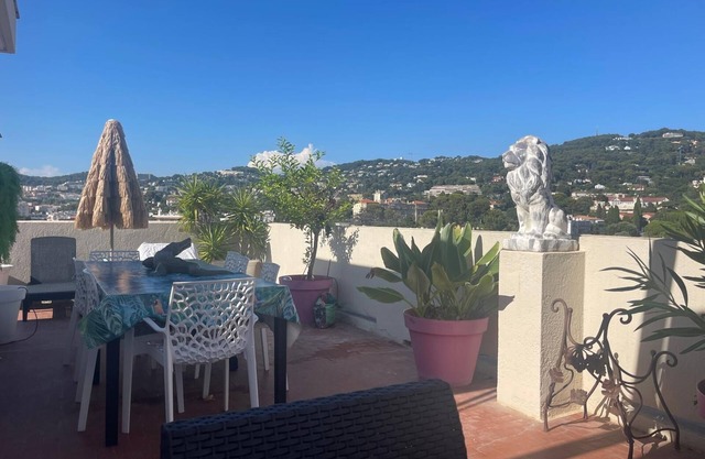 Apartment 'Cannois Avec Rooftop' with Sea View, Private Terrace and Wi-Fi