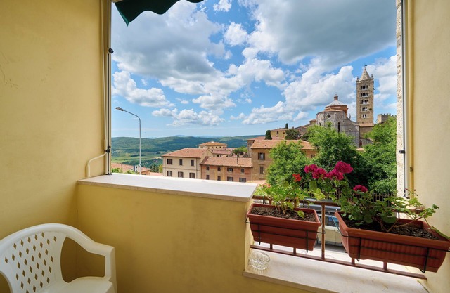 Apartment 'Carmelita' with Balcony and Wi-Fi