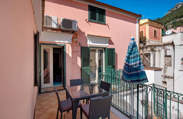 Apartment 'Ce Tour - Casa Cetara Centro' with Balcony, Wi-Fi and Air Conditioning