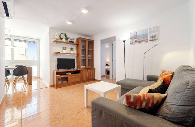 Apartment 'Central Modern 3bdr' with Wi-Fi and Air Conditioning