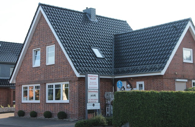 Apartment close to the canal and the canal tunnel