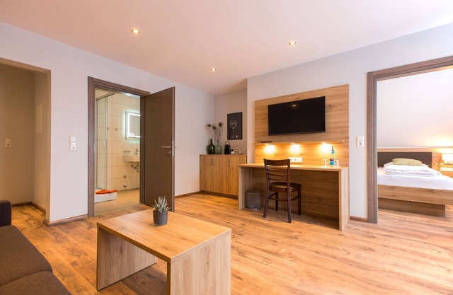 Apartment 5 with Balcony and Wi-Fi