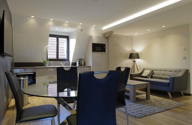 Apartment-Deluxe-Ensuite with Shower-Terrace