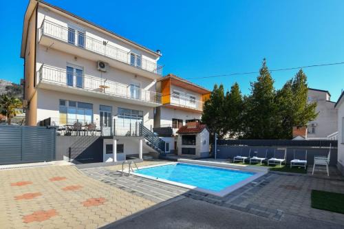 Apartment Dijana with private pool
