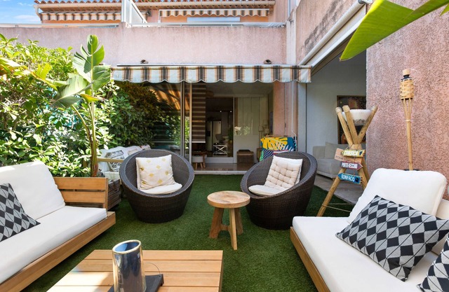 Apartment 'Domaine De La Corniche' with Private Terrace, Wi-Fi and Air Conditioning