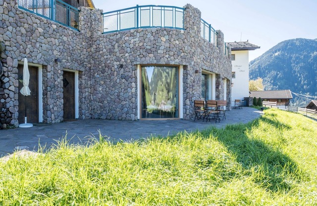 Apartment “Edelweiss” in Scenic Area with Mountain View, Terrace & Garden