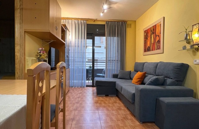 Apartment 'Edificio Simancas' Balcony and Air Conditioning