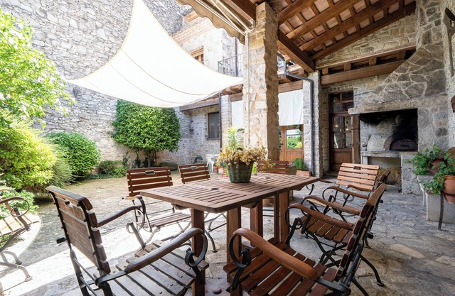 Apartment 'El Clos 1' with Mountain View, Private Terrace and Wi-Fi