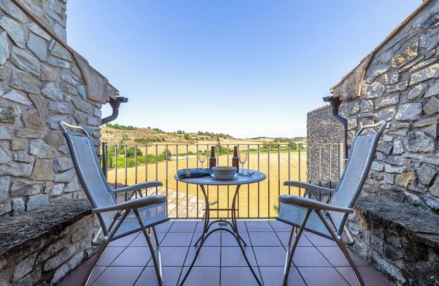 Apartment 'El Clos 3' with Mountain View, Private Terrace and Wi-Fi