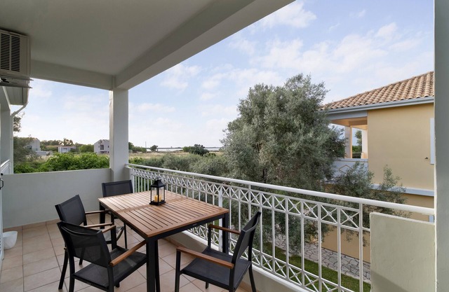 Apartment 'Elaia 1' with Sea View, Wi-Fi and Air Conditioning