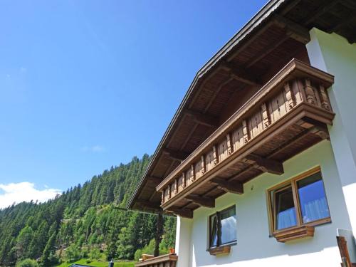 Apartment Elisabeth by Interhome