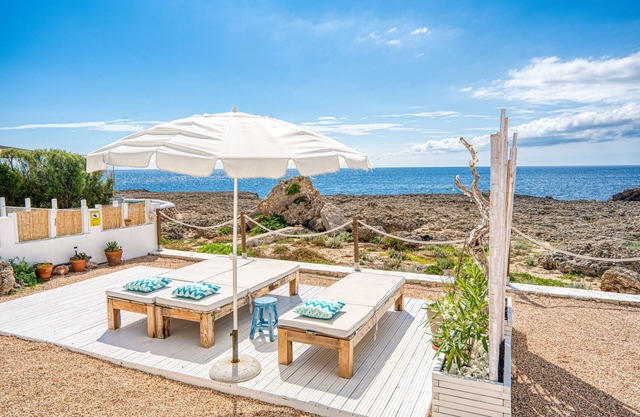 Apartment 'Mar I Vent' with Sea View, Private Terrace and Wi-Fi