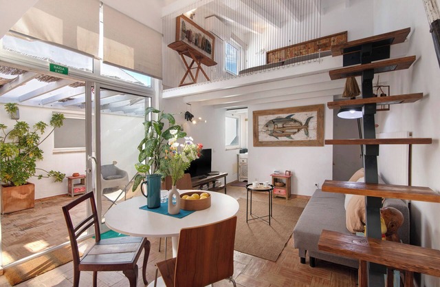 Apartment 'Estúdio Casa Do Limoeiro' with Private Garden, Wi-Fi and Air Conditioning